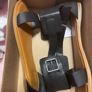 Women’s sandals